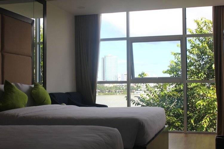 Pariat River Front Hotel