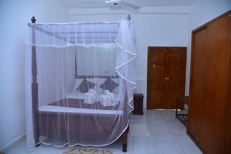 Villa 80