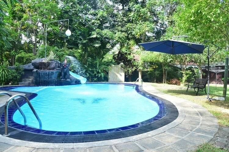 Villa 80