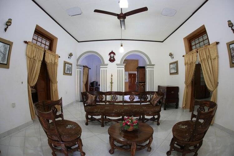 Villa 80