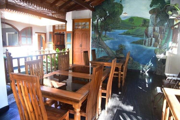 Villa 80