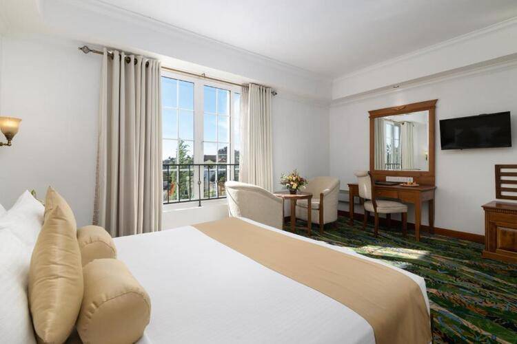 Araliya Green Hills Hotel