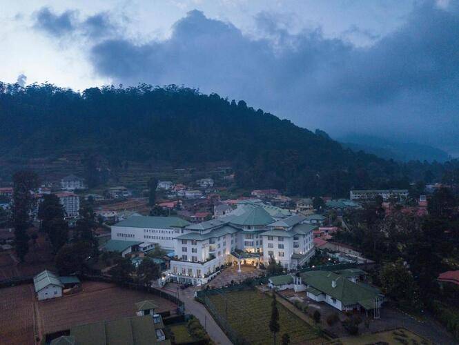 Araliya Green Hills Hotel