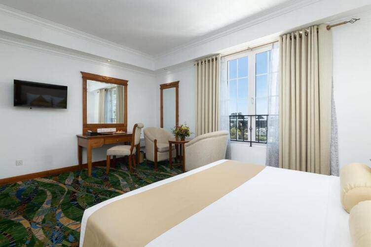 Araliya Green Hills Hotel