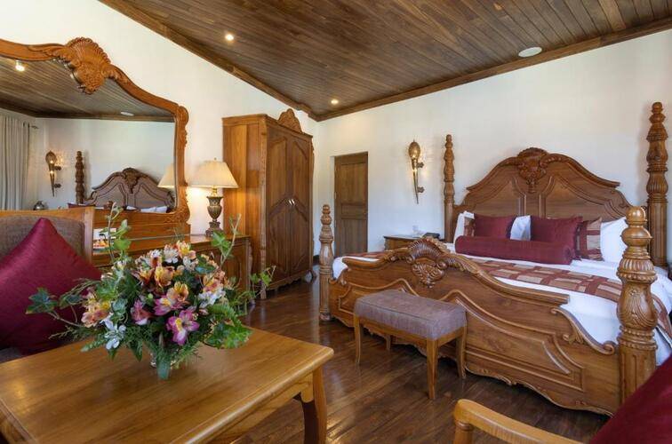 Araliya Green Hills Hotel