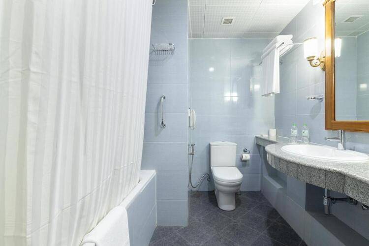 Araliya Green Hills Hotel