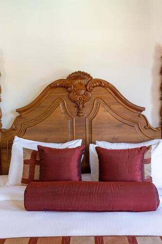 Araliya Green Hills Hotel