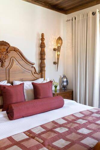 Araliya Green Hills Hotel