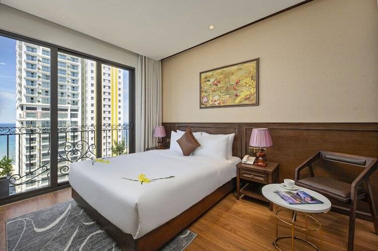 Golden Lotus Hotel