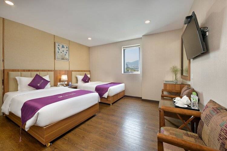 Lavender Riverside Hotel