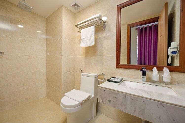 Lavender Riverside Hotel