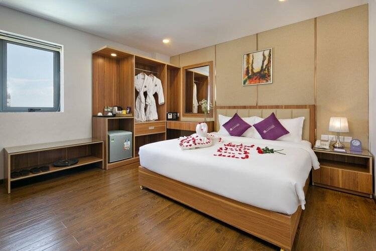 Lavender Riverside Hotel