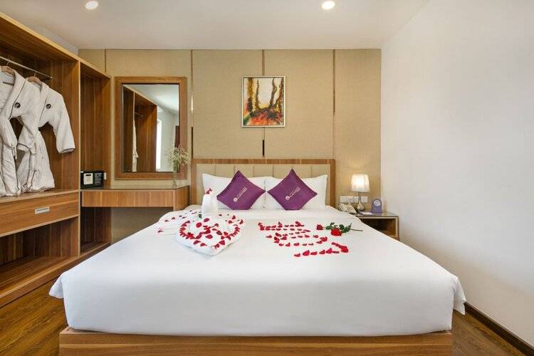 Lavender Riverside Hotel