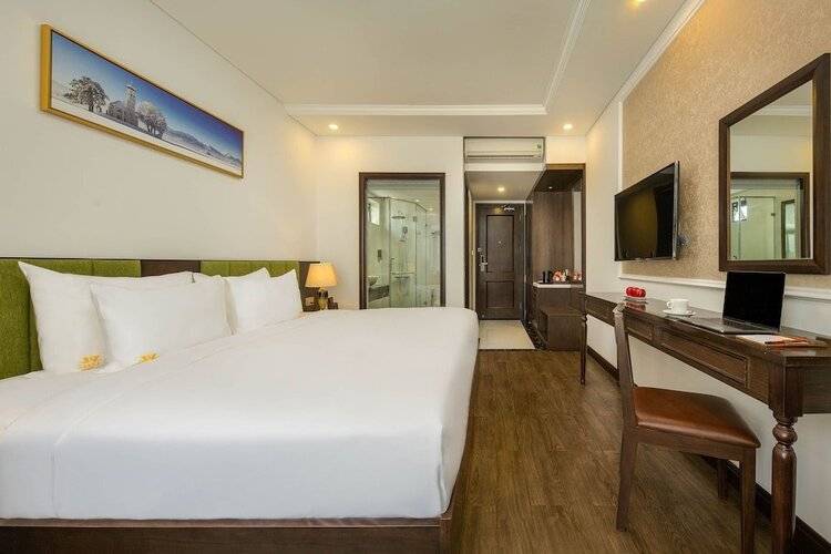 Santa Luxury Hotel