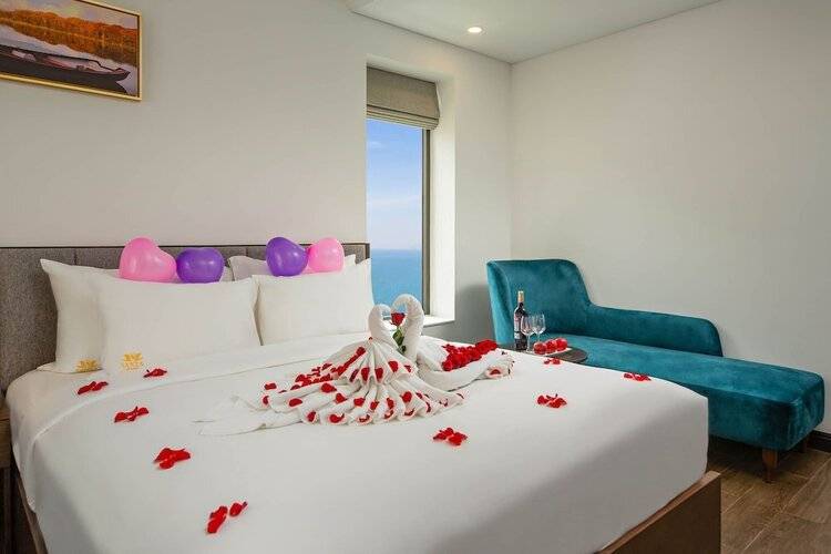 Santa Luxury Hotel