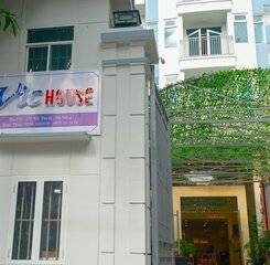 $item['hotel']['name']