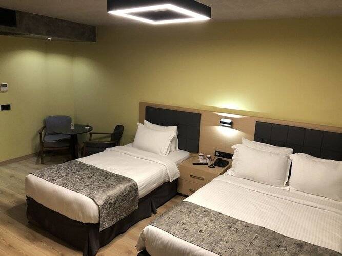 Redstone Hotel
