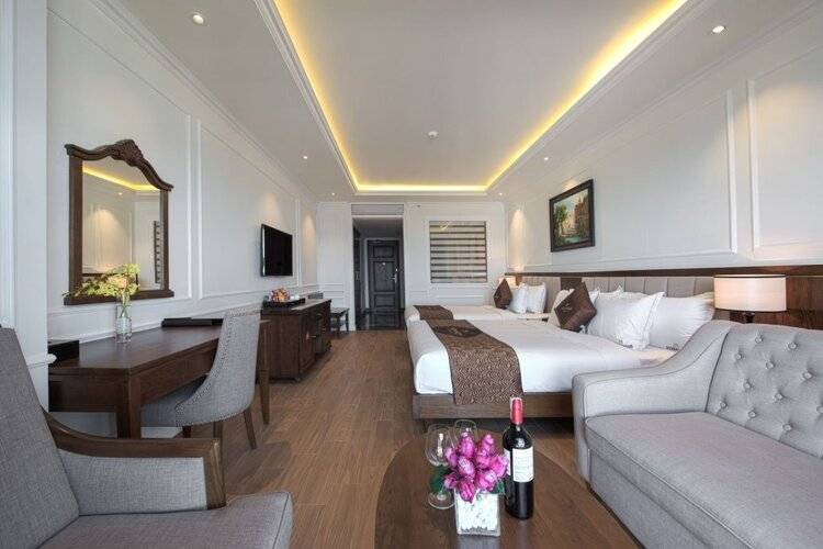 Monarque Hotel