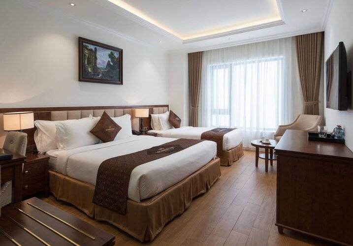 Monarque Hotel