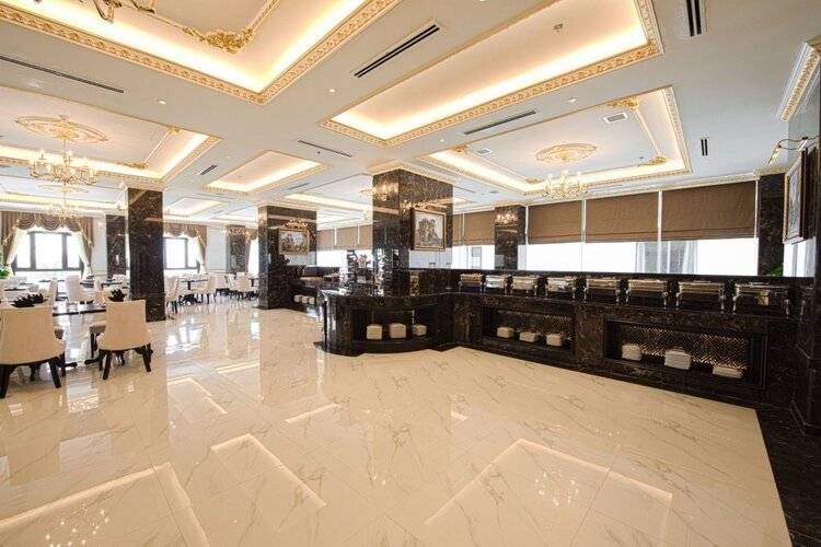 Monarque Hotel