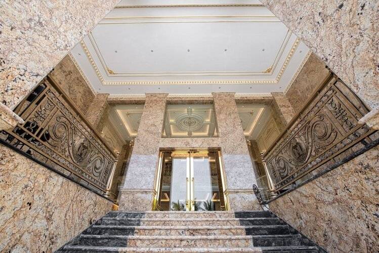 Monarque Hotel