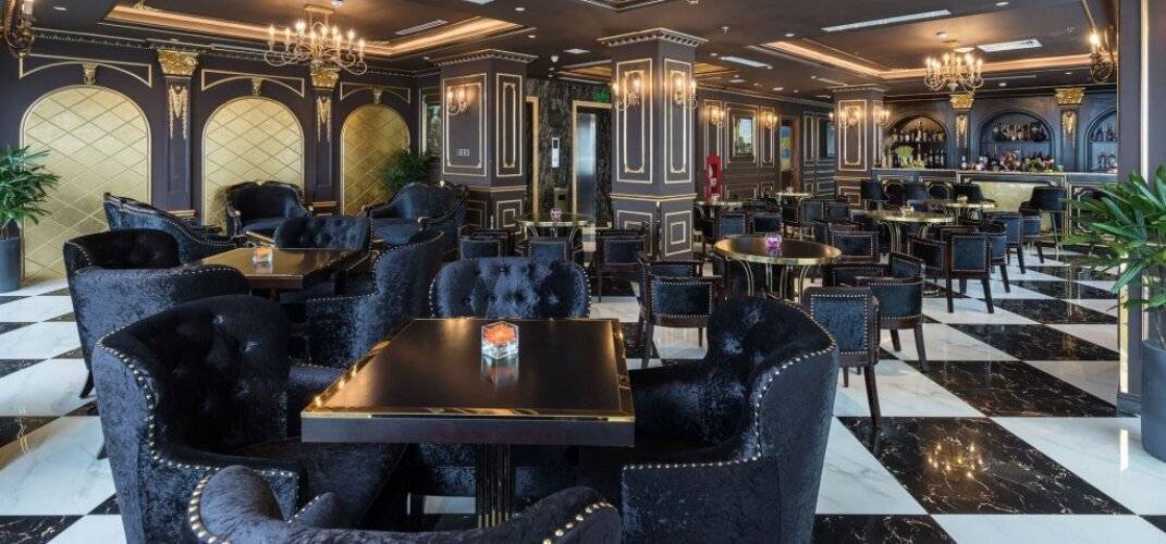 Monarque Hotel