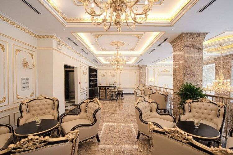 Monarque Hotel