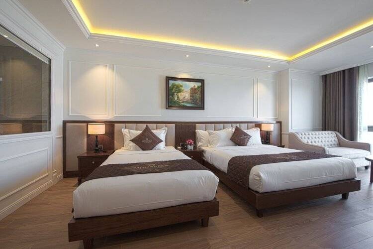 Monarque Hotel