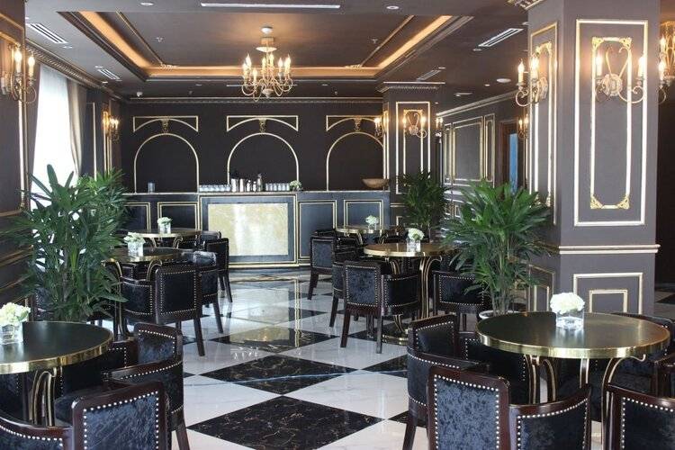 Monarque Hotel