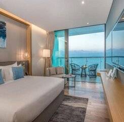 $item['hotel']['name']