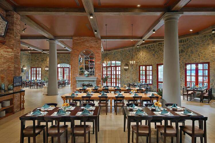 Mercure Danang French Village Bana Hills