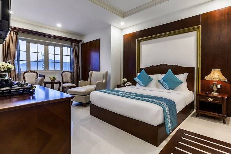 Ibiza Riverfront Hotel