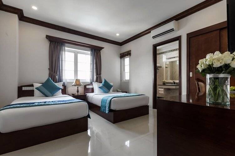 Ibiza Riverfront Hotel