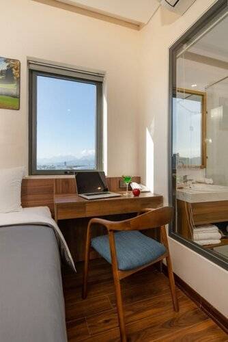 Avenis Hotel