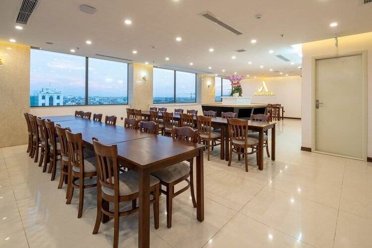 Avenis Hotel