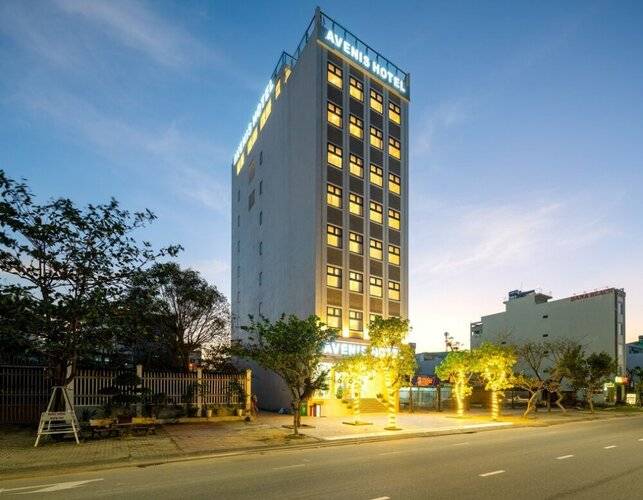 Avenis Hotel