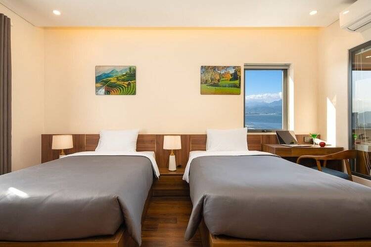 Avenis Hotel