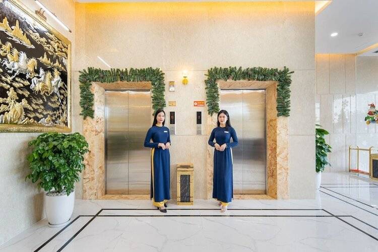 Avenis Hotel