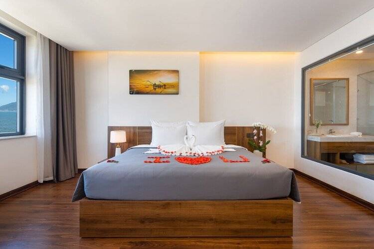 Avenis Hotel
