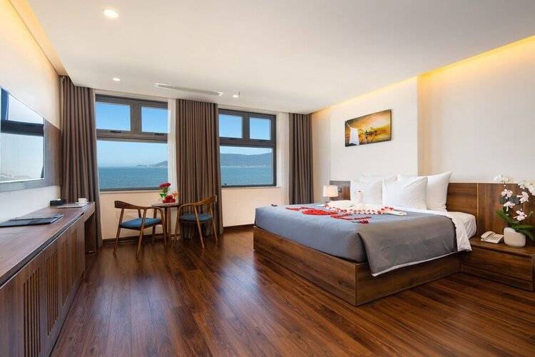 Avenis Hotel