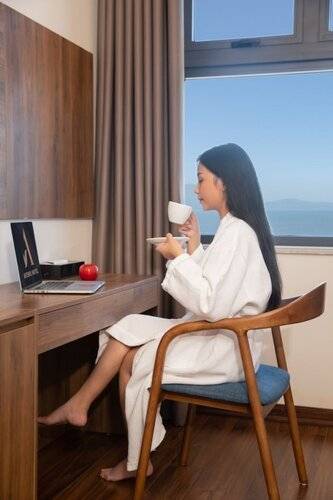 Avenis Hotel
