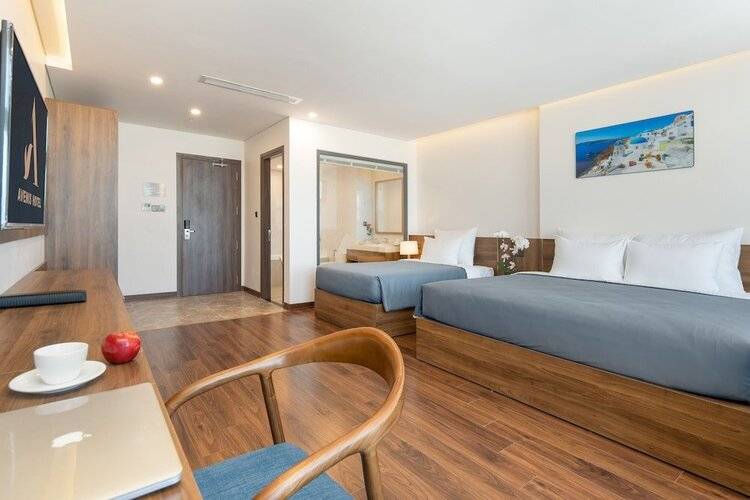 Avenis Hotel