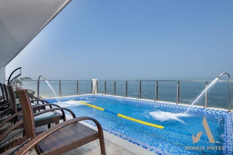 Avenis Hotel