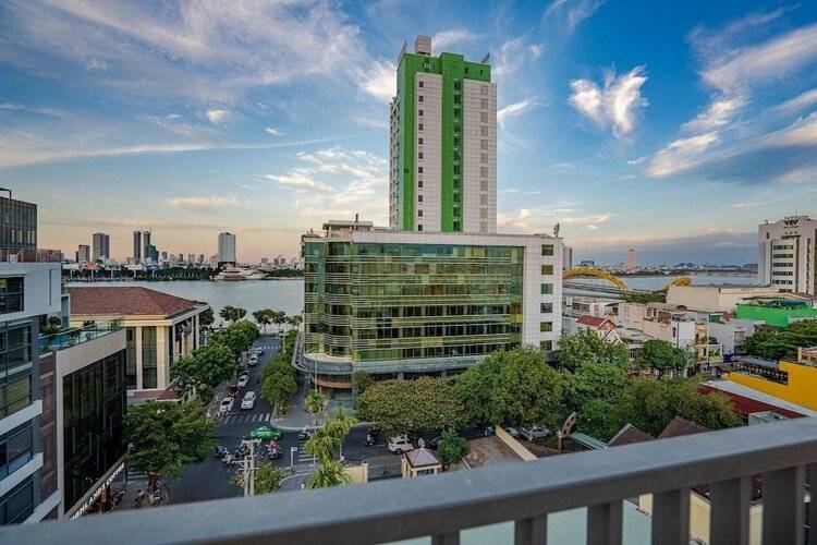 Dragon View Riverfront Da Nang
