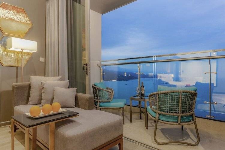 Le Sands Oceanfront Danang Hotel