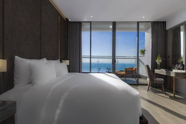Le Sands Oceanfront Danang Hotel