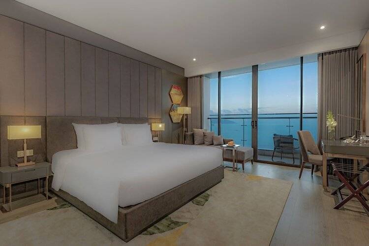 Le Sands Oceanfront Danang Hotel