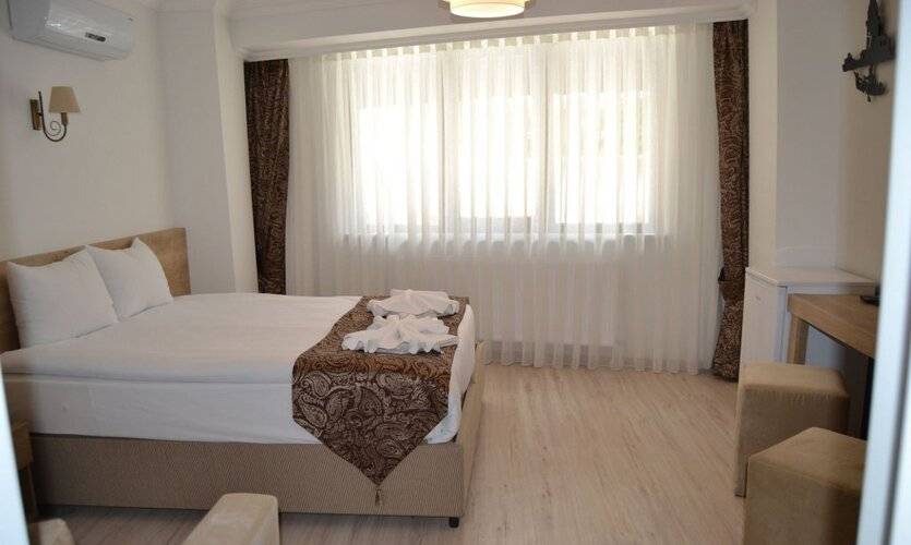 Loren Hotel Suites