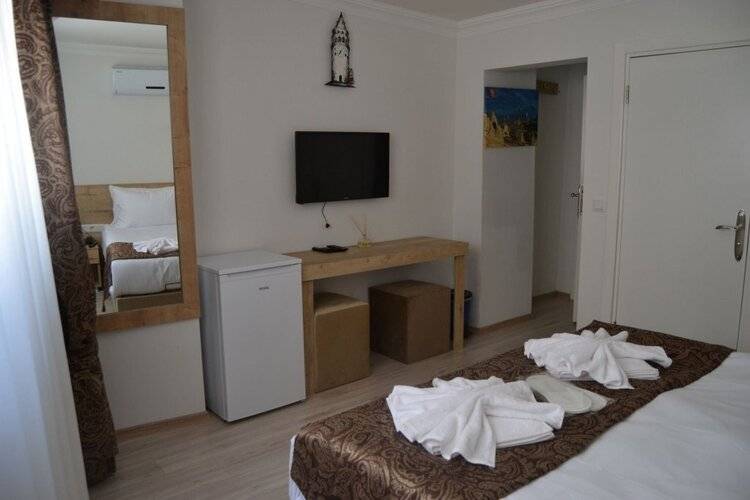 Loren Hotel Suites