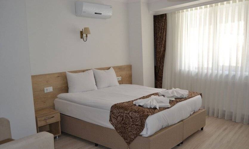 Loren Hotel Suites